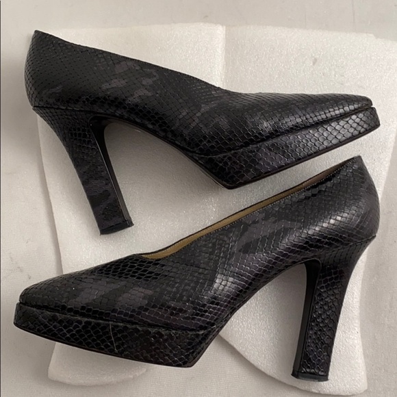Yves Saint Laurent black snakeskin platform pumps - Picture 10 of 14